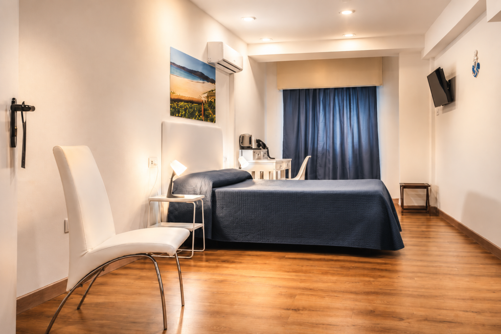 habitación deluxe hotel innmare fortuna Marín